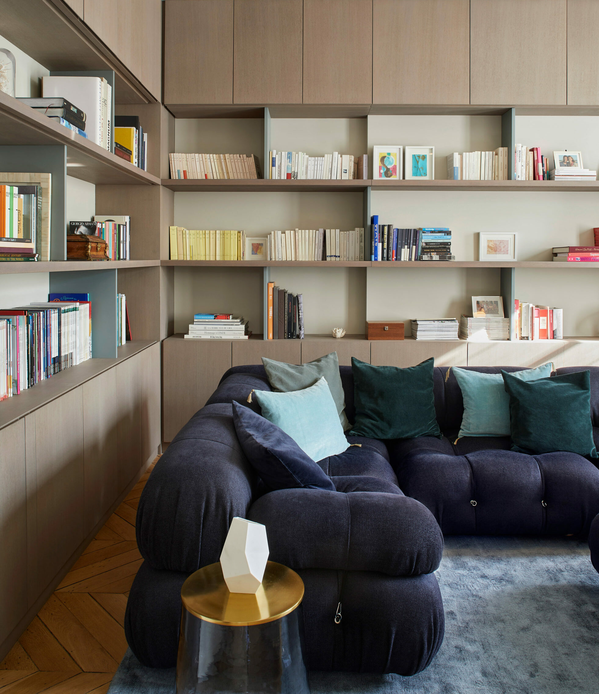 ELLIOTT BARNES INTERIORS